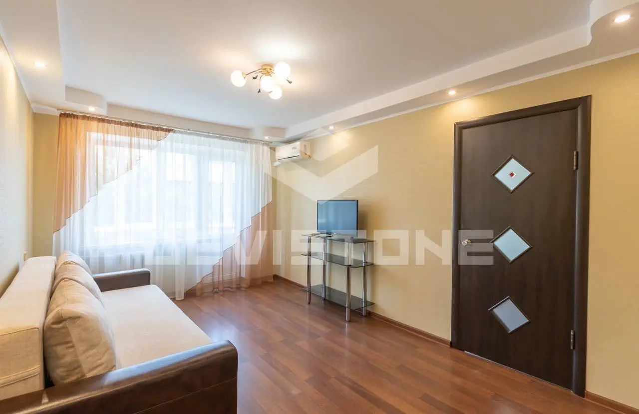 Фото Продаю -2 кімнатну квартиру, 46 кв. м, Павла Вірського бульв. (Саратовська) 53/31 Київ, ціна: 84700 $, код 3774