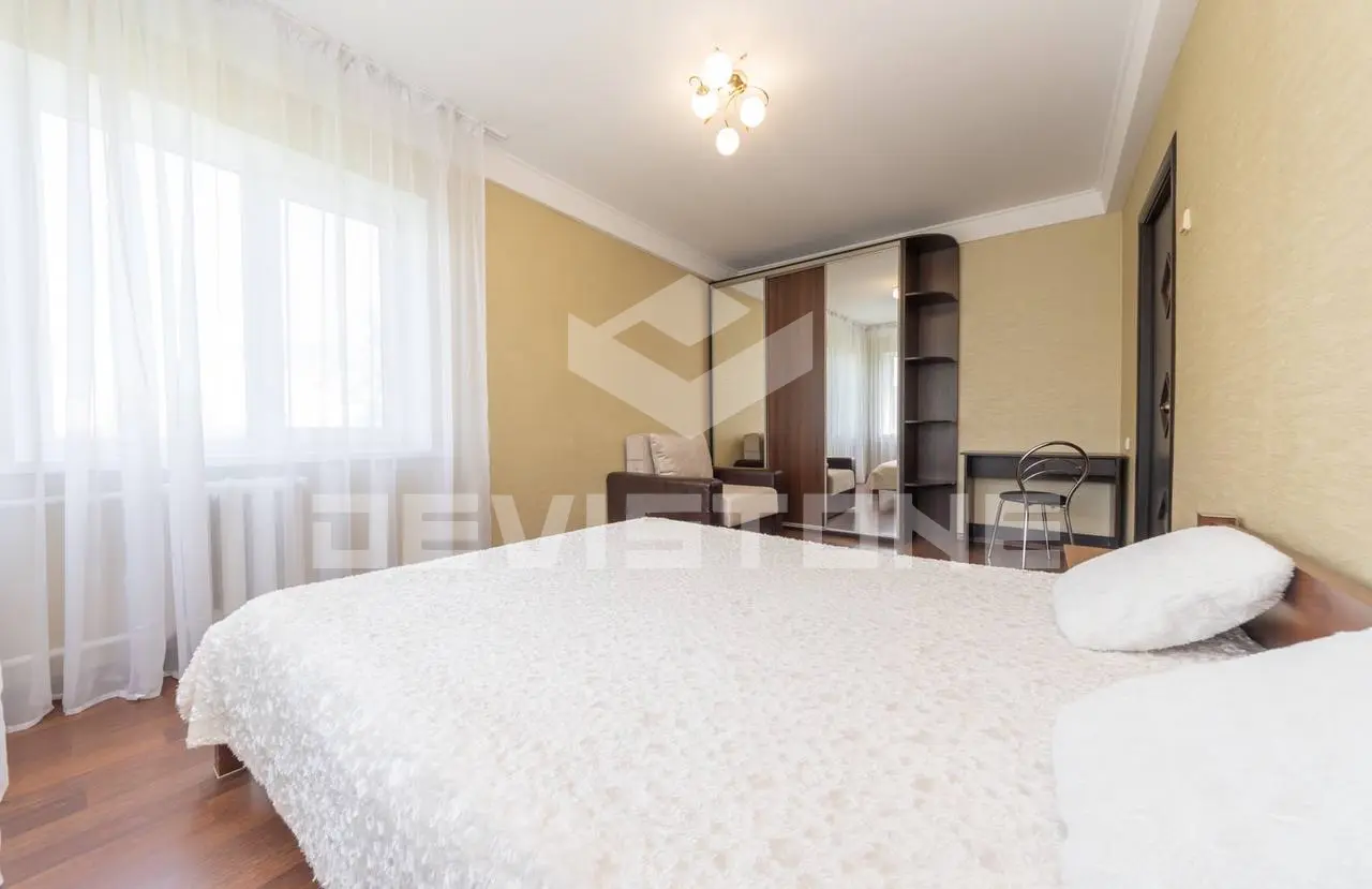 Фото Продаю -2 кімнатну квартиру, 46 кв. м, Павла Вірського бульв. (Саратовська) 53/31 Київ, ціна: 84700 $, код 3774