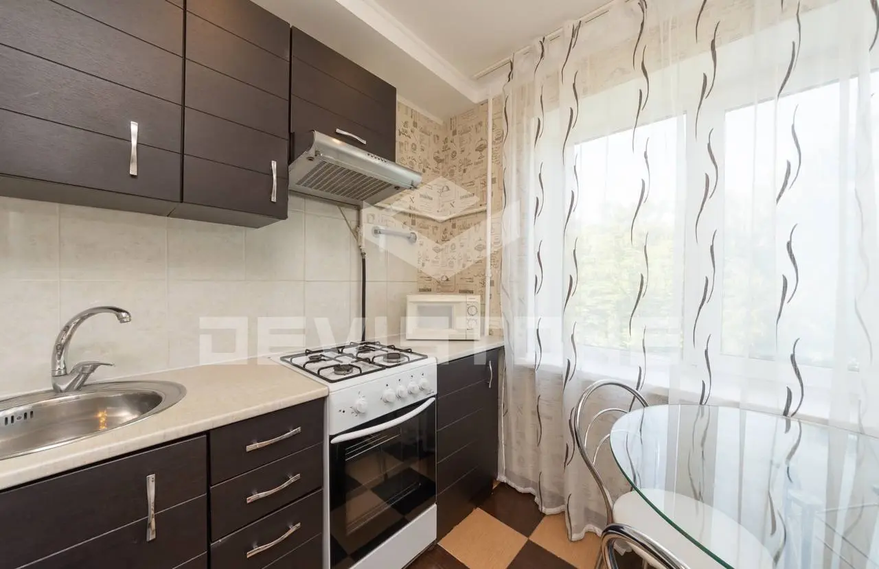 Фото Продаю -2 кімнатну квартиру, 46 кв. м, Павла Вірського бульв. (Саратовська) 53/31 Київ, ціна: 84700 $, код 3774