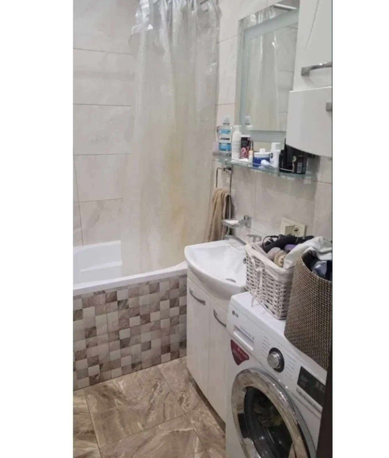 Фото Продаю 1 кімнатну квартиру, 35 кв. м, Богатирська вул. 6а Київ, ціна: 82000 $, код 3793