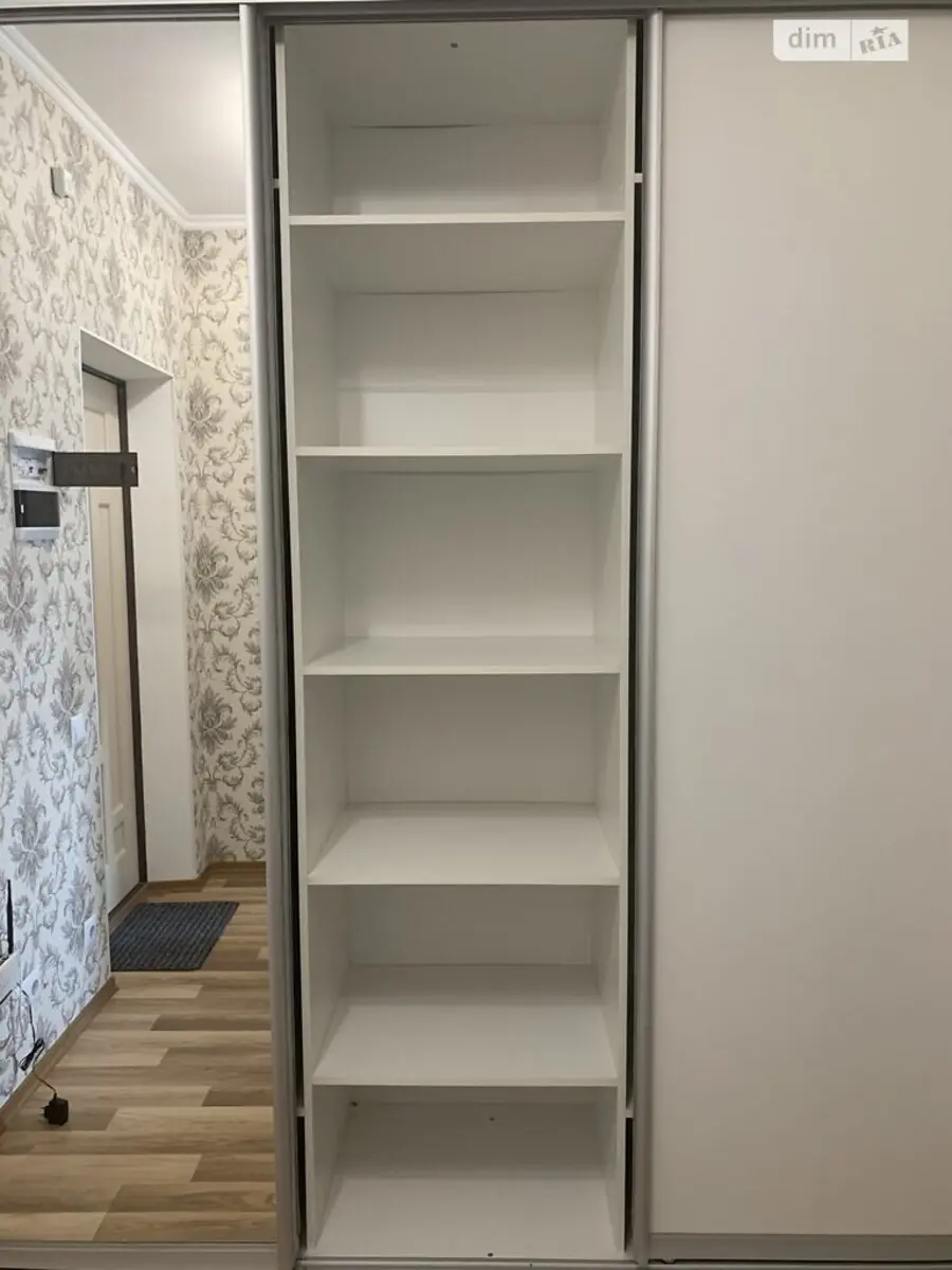 Фото Selling a 1-room apartment, 33 sq.m., Baltiiskyi lane  Kyiv, price: 60000 $, code 3796