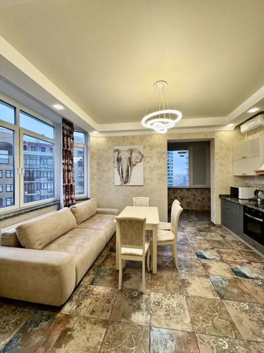 Фото Selling a 1-room apartment, 75 sq.m., Yevhena Konovaltsia Street (Schorsa Street) 34А Kyiv, price: 238000 $, code 3799