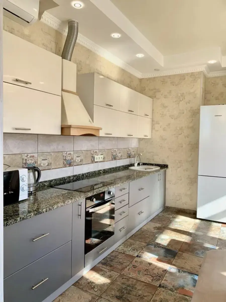 Фото Selling a 1-room apartment, 75 sq.m., Yevhena Konovaltsia Street (Schorsa Street) 34А Kyiv, price: 238000 $, code 3799