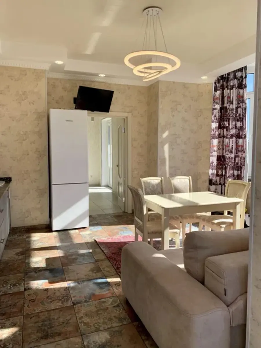 Фото Selling a 1-room apartment, 75 sq.m., Yevhena Konovaltsia Street (Schorsa Street) 34А Kyiv, price: 238000 $, code 3799