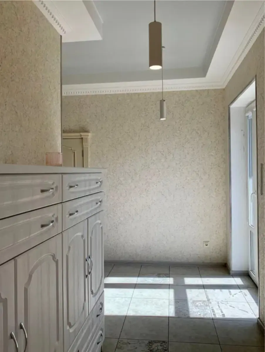 Фото Selling a 1-room apartment, 75 sq.m., Yevhena Konovaltsia Street (Schorsa Street) 34А Kyiv, price: 238000 $, code 3799