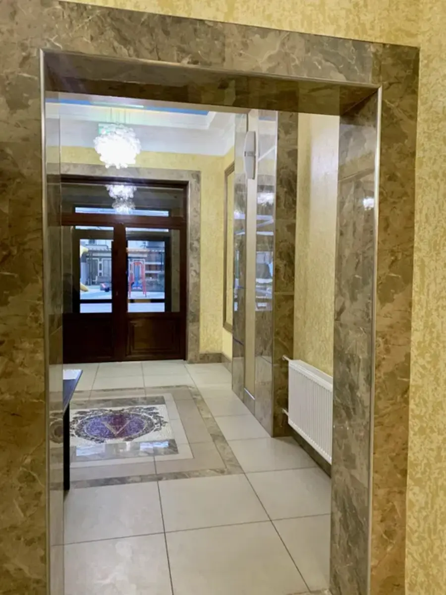 Фото Selling a 1-room apartment, 75 sq.m., Yevhena Konovaltsia Street (Schorsa Street) 34А Kyiv, price: 238000 $, code 3799