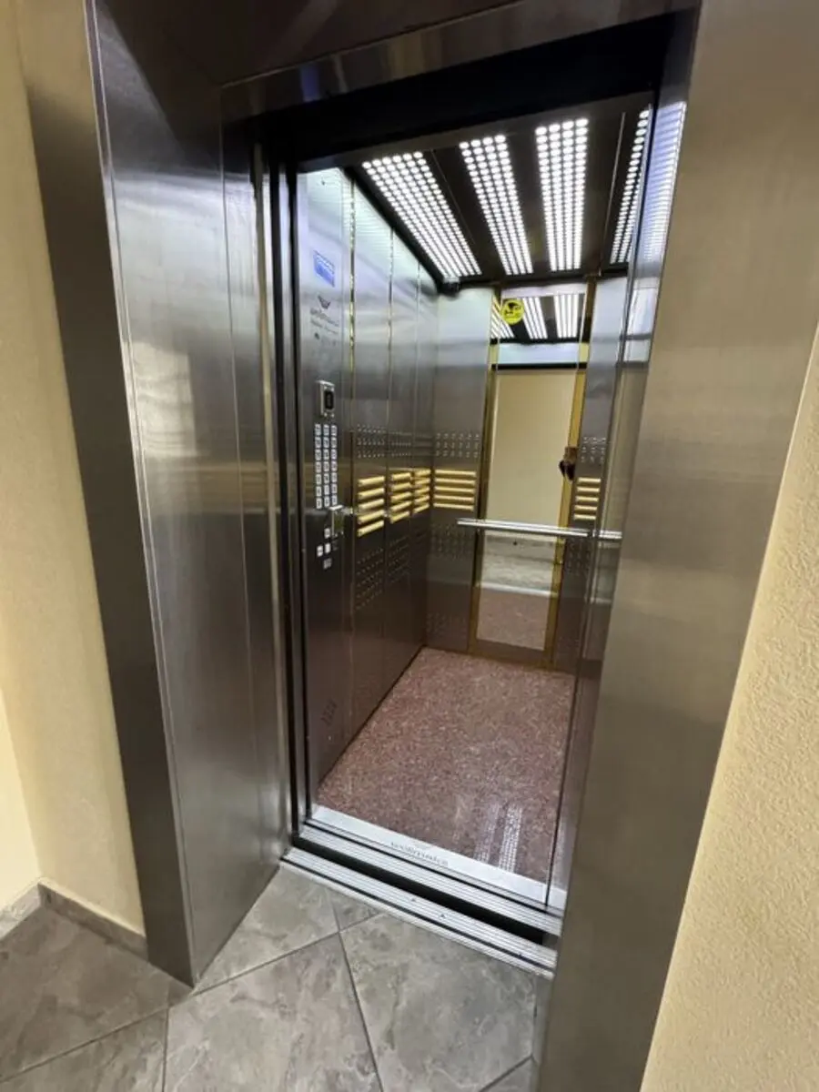 Фото Selling a 1-room apartment, 75 sq.m., Yevhena Konovaltsia Street (Schorsa Street) 34А Kyiv, price: 238000 $, code 3799