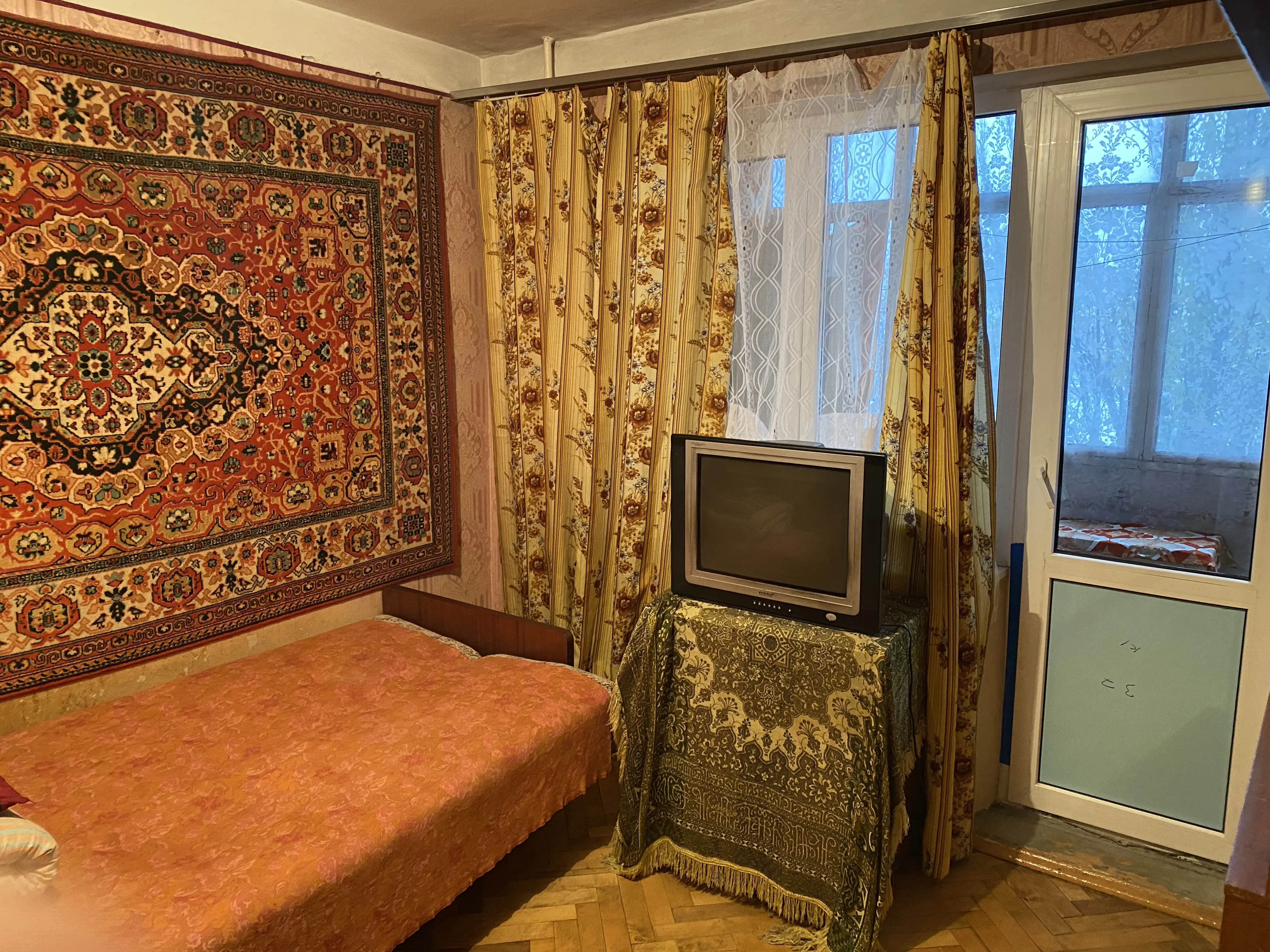 Фото Зняти 1 кімнатну квартиру, Мілютенка вул. 5а Київ в довгострокову оренду, ціна: 7500 UAH, код 3823