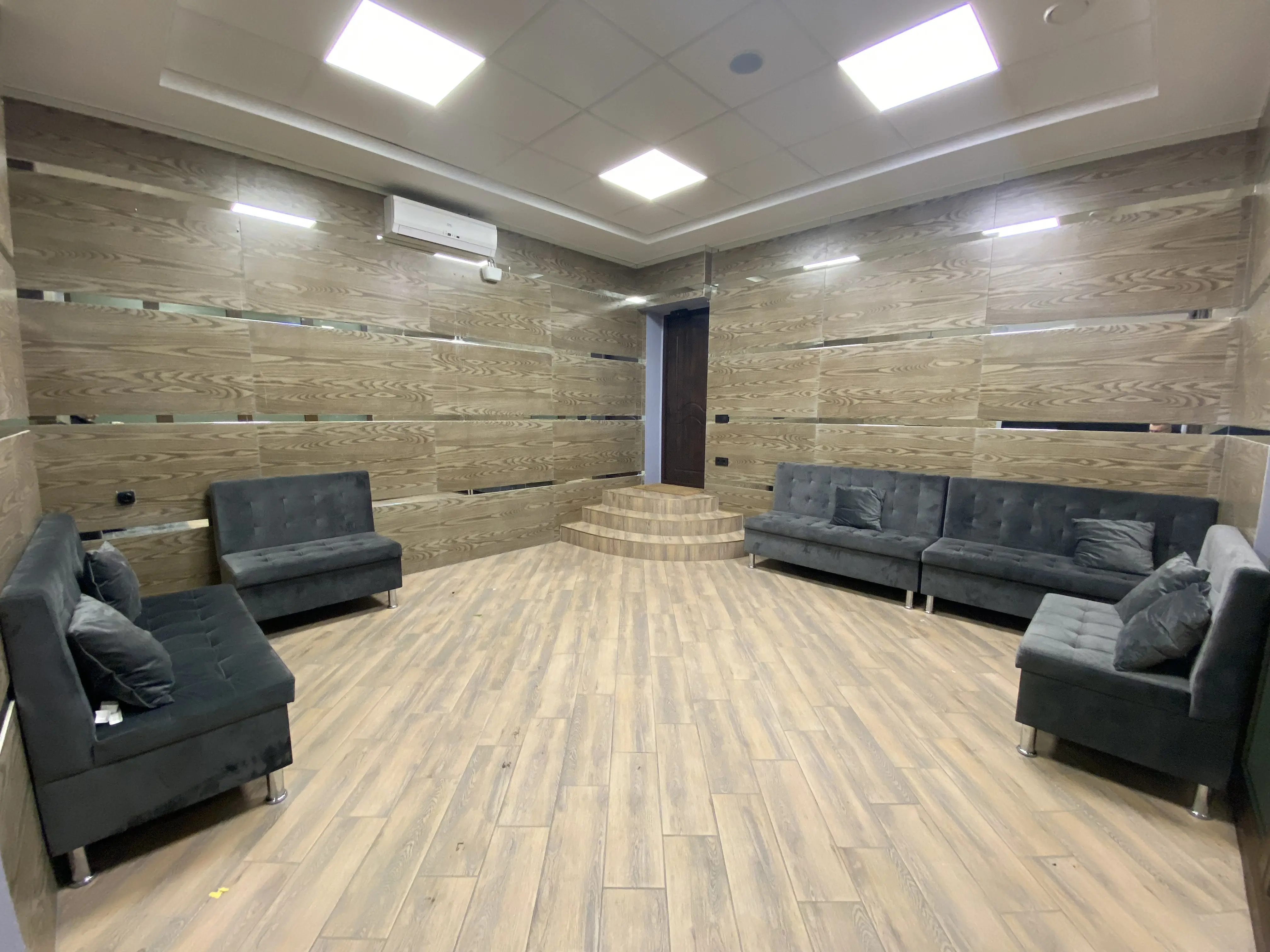 Фото Продаю комерційну нерухомість, 360 кв. м, Гната Хоткевича вул. (Червоногвардійська) 12 Київ, ціна: 220000 $, код 3824