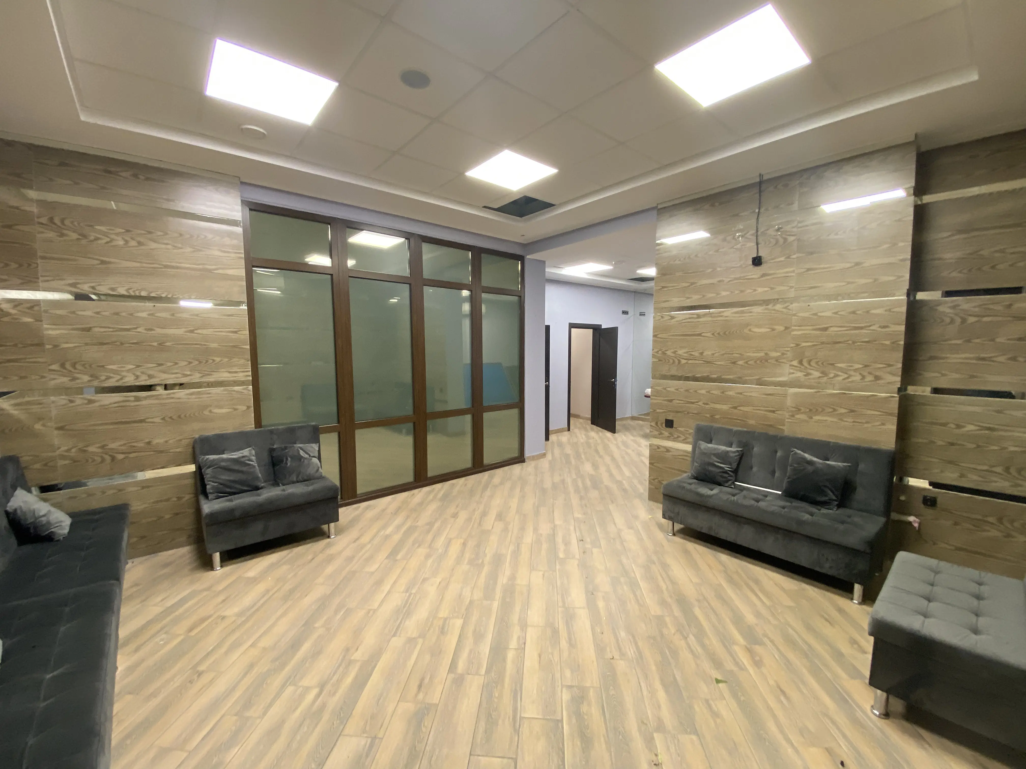 Фото Продаю комерційну нерухомість, 360 кв. м, Гната Хоткевича вул. (Червоногвардійська) 12 Київ, ціна: 220000 $, код 3824