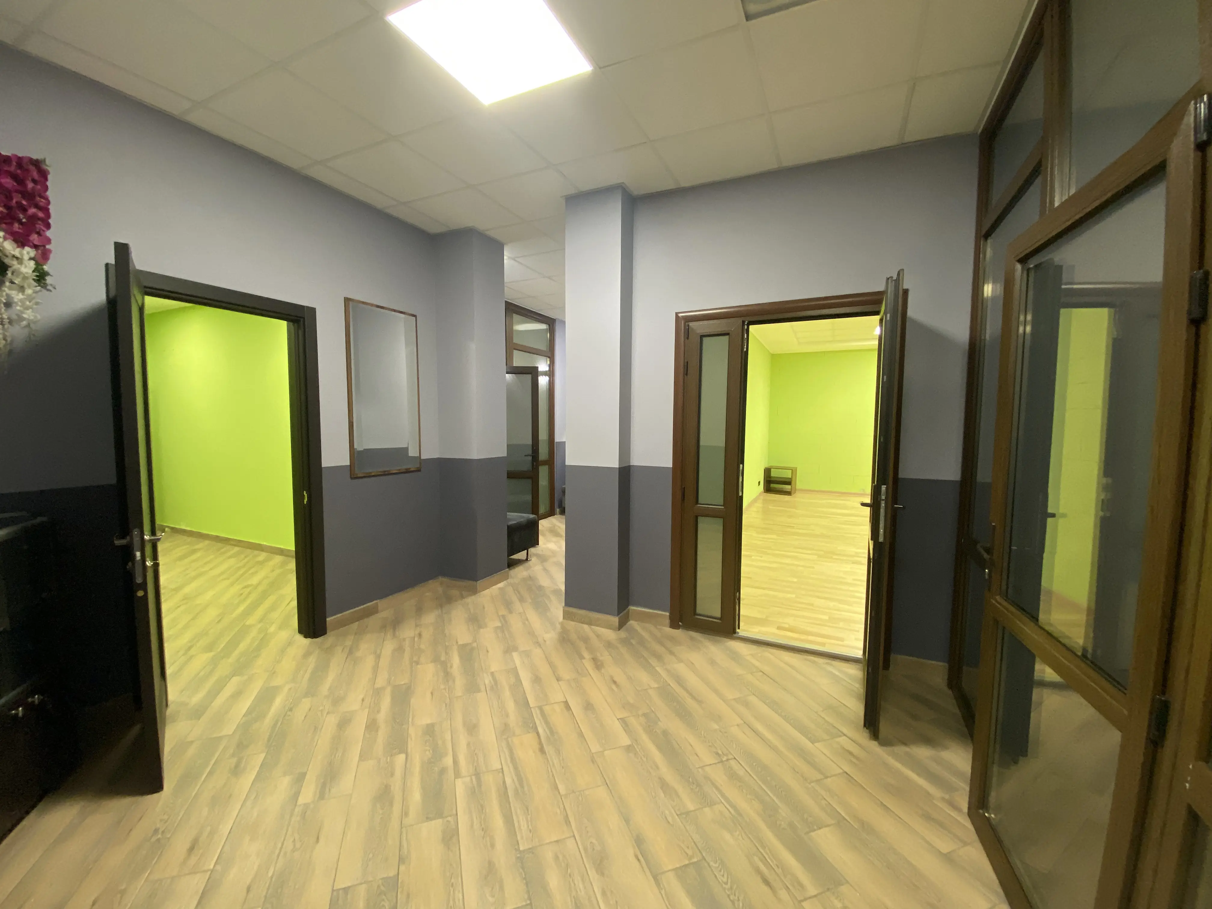 Фото Продаю комерційну нерухомість, 360 кв. м, Гната Хоткевича вул. (Червоногвардійська) 12 Київ, ціна: 220000 $, код 3824