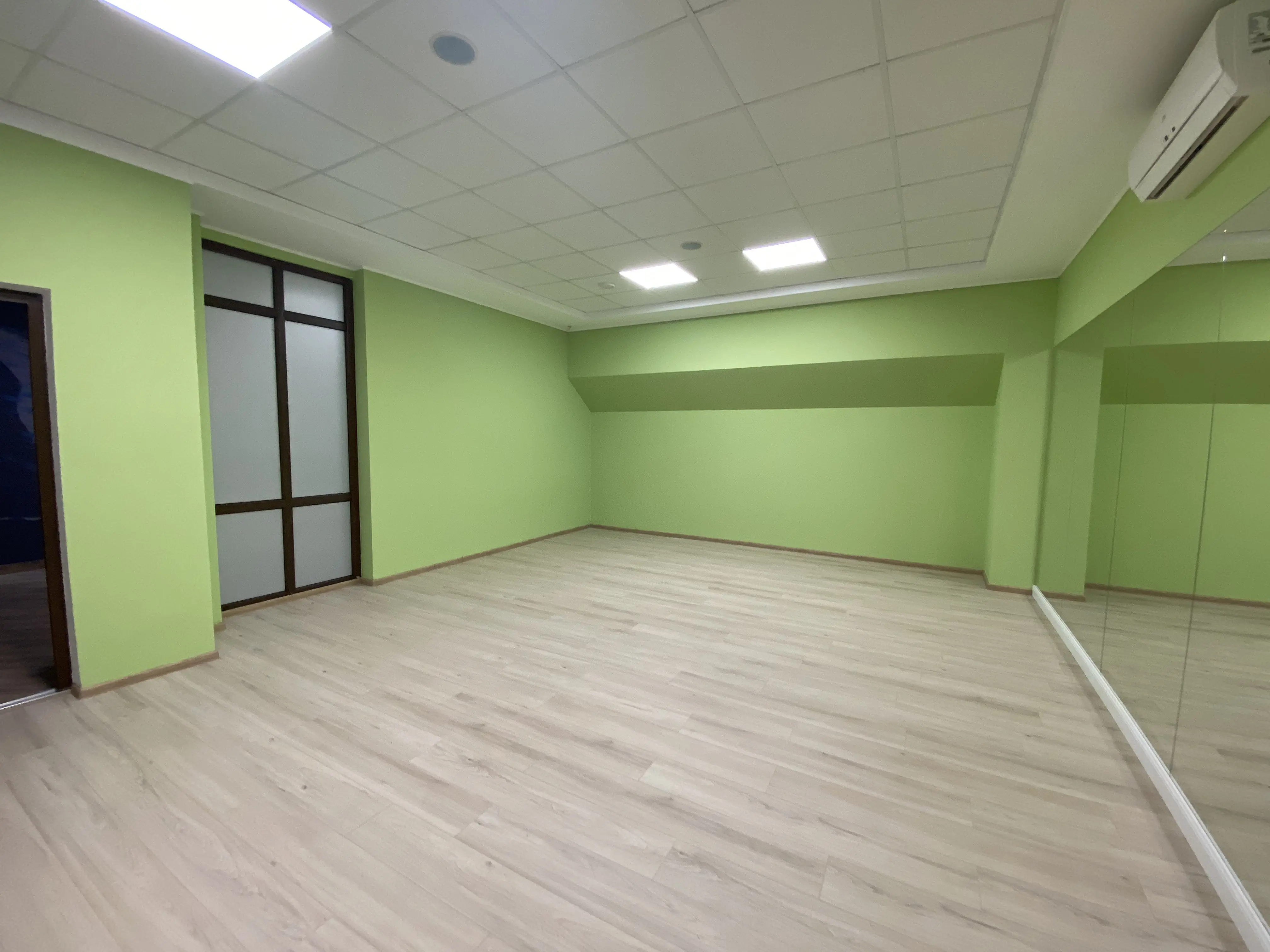 Фото Продаю комерційну нерухомість, 360 кв. м, Гната Хоткевича вул. (Червоногвардійська) 12 Київ, ціна: 220000 $, код 3824