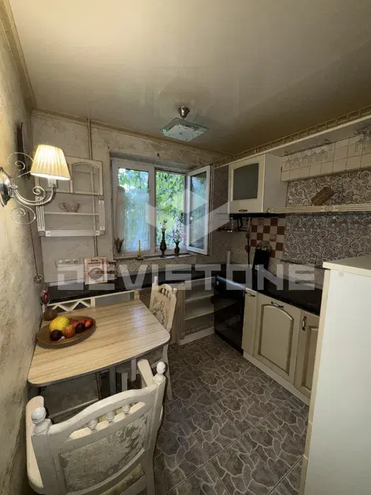 Фото Зняти 2 кімнатну квартиру, Прирічна вул.  Київ в довгострокову оренду, ціна: 21000 UAH, код 3826