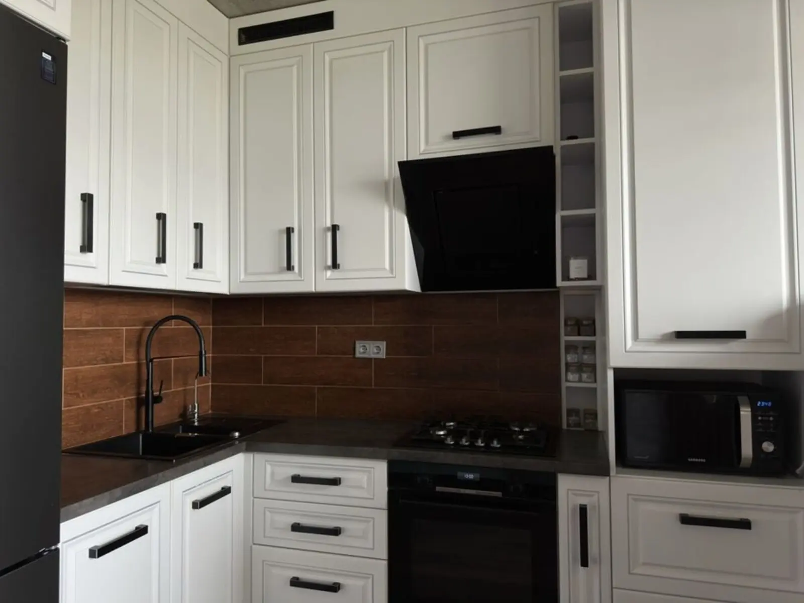 Фото Продаю 1 кімнатну квартиру, 46 кв. м, Практична вул. 2 Київ, ціна: 140000 $, код 3835