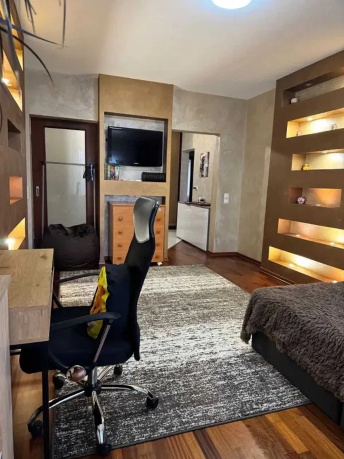 Фото Selling a 3-room apartment, 90 sq.m., Ivana Puliuia Street 2 Kyiv, price: 140000 $, code 3854