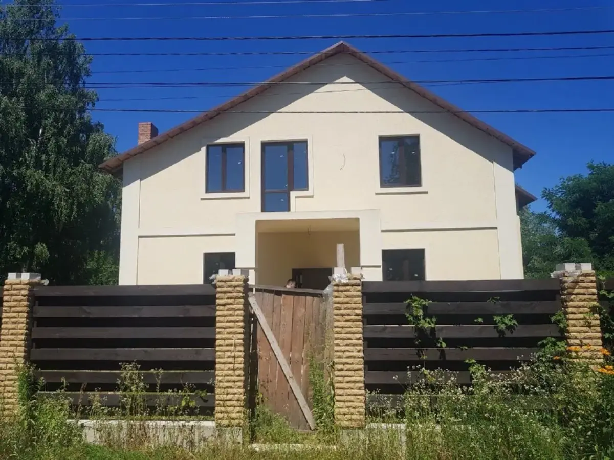 Фото Продаю будинок, 200 кв. м, Центральна вул.  Київ, ціна: 110000 $, код 3869