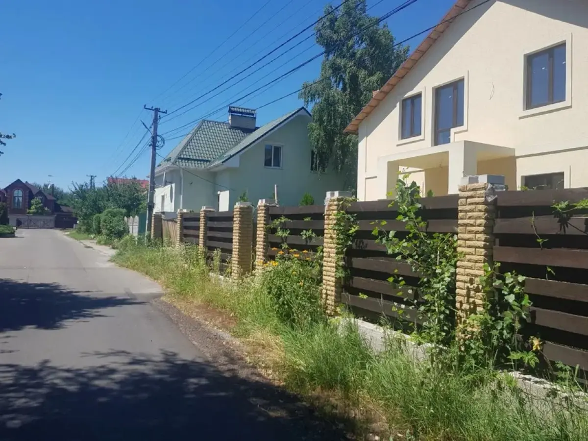 Фото Продаю будинок, 200 кв. м, Центральна вул.  Київ, ціна: 110000 $, код 3869