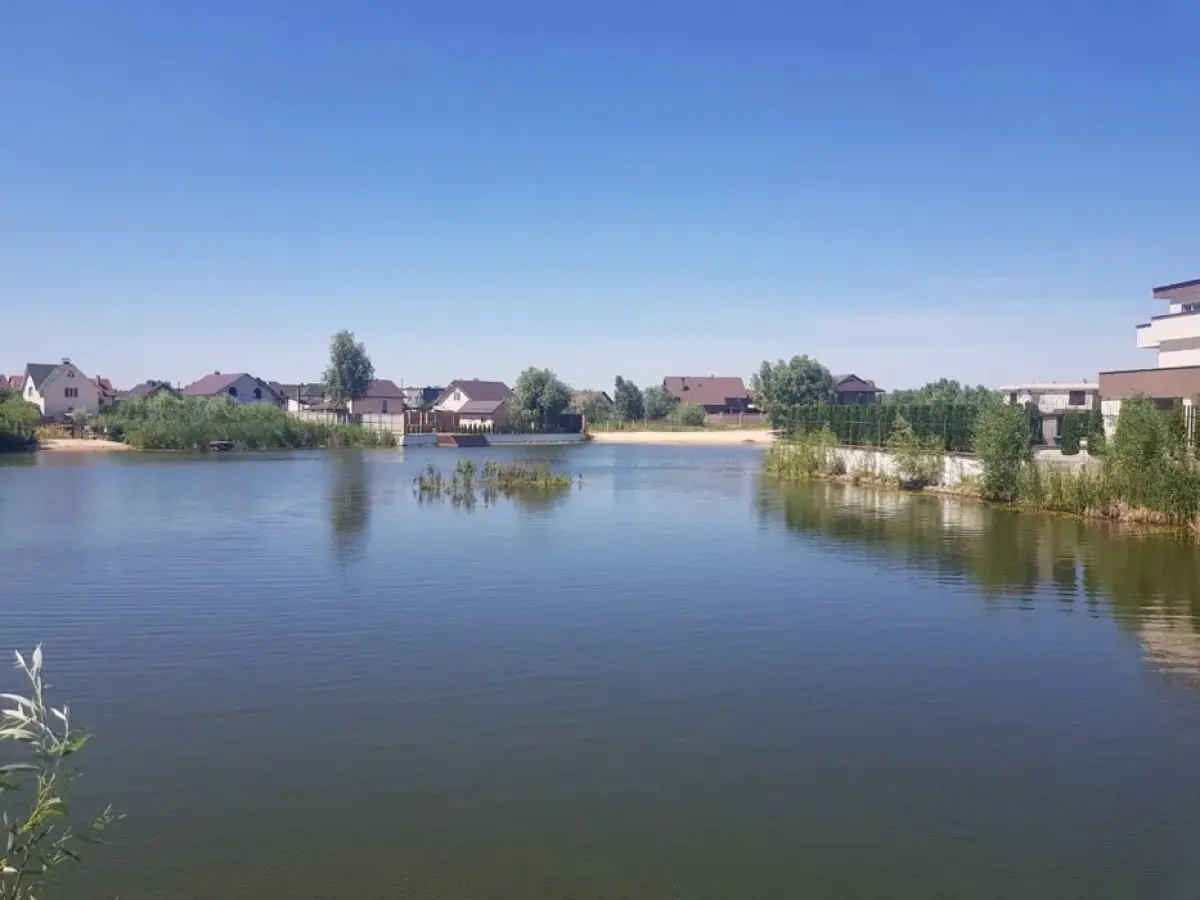 Фото Продаю будинок, 200 кв. м, Центральна вул.  Київ, ціна: 110000 $, код 3869