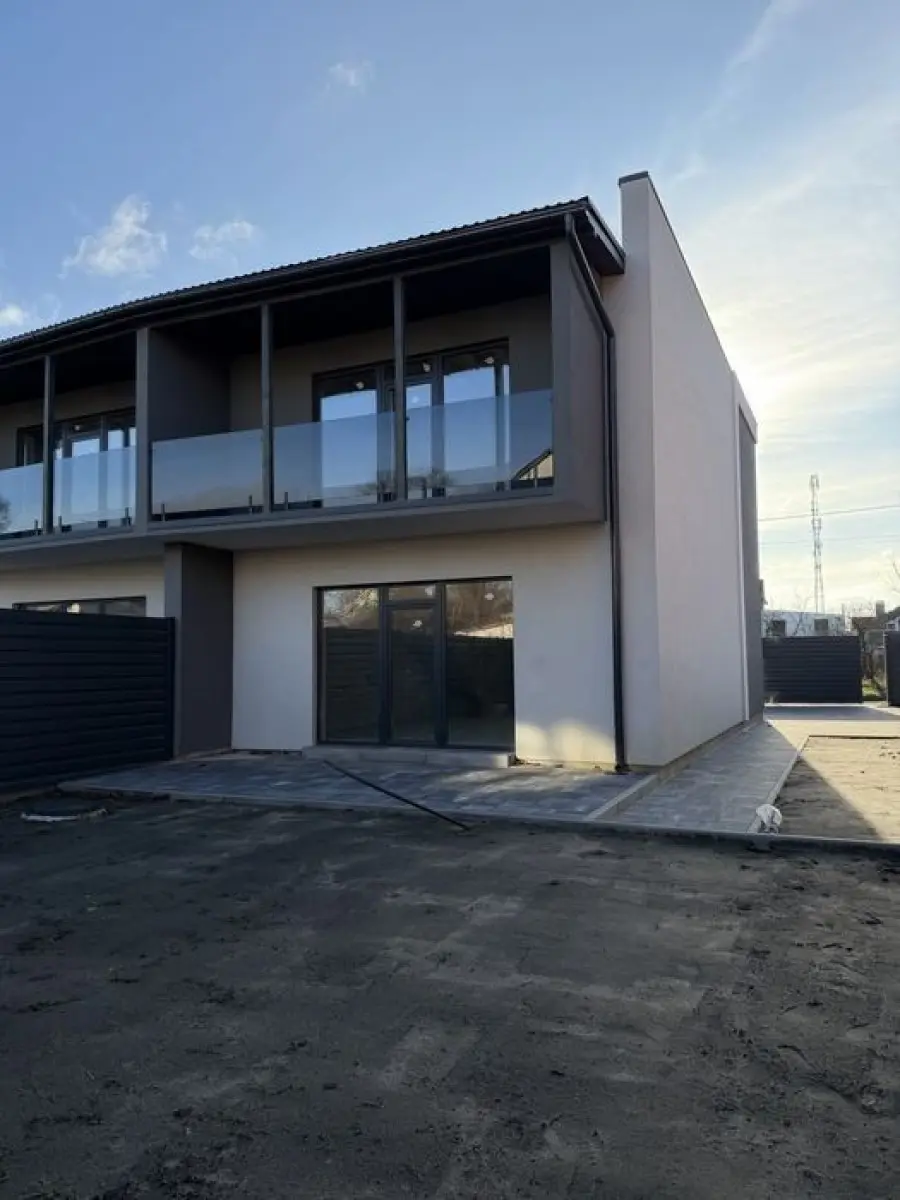 Фото Продаю будинок, 140 кв. м, 45-а Садова вул.  Київ, ціна: 110000 $, код 3870