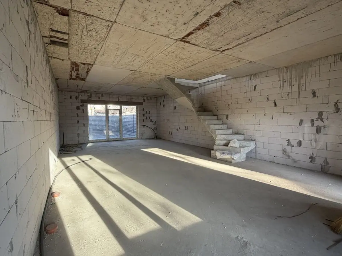 Фото Продаю будинок, 140 кв. м, 45-а Садова вул.  Київ, ціна: 110000 $, код 3870