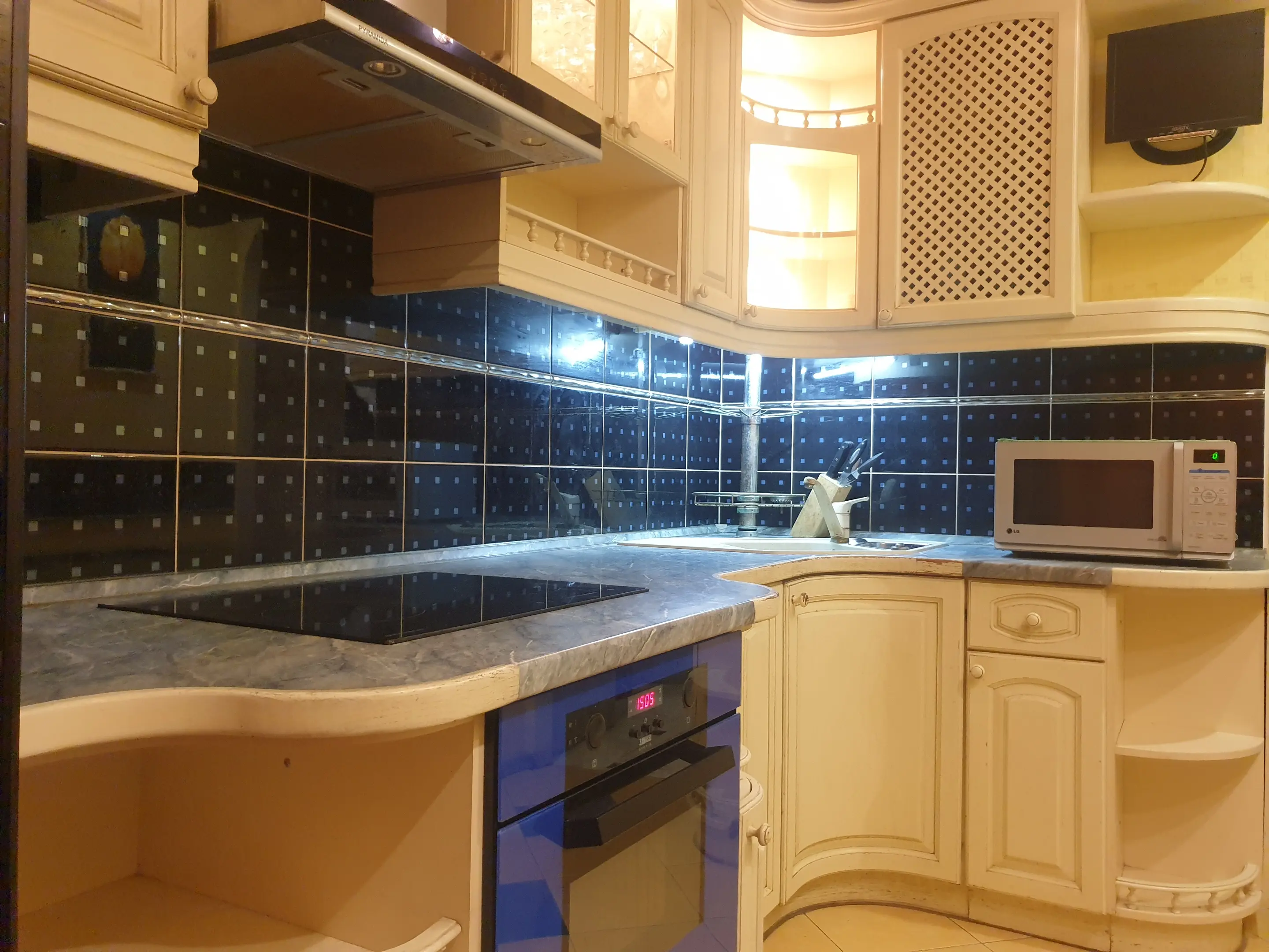 Фото Rent a 3-room apartment, Dniprovska Embarkment 7 Kyiv for long-term rent, price: 24000 UAH, code 3884