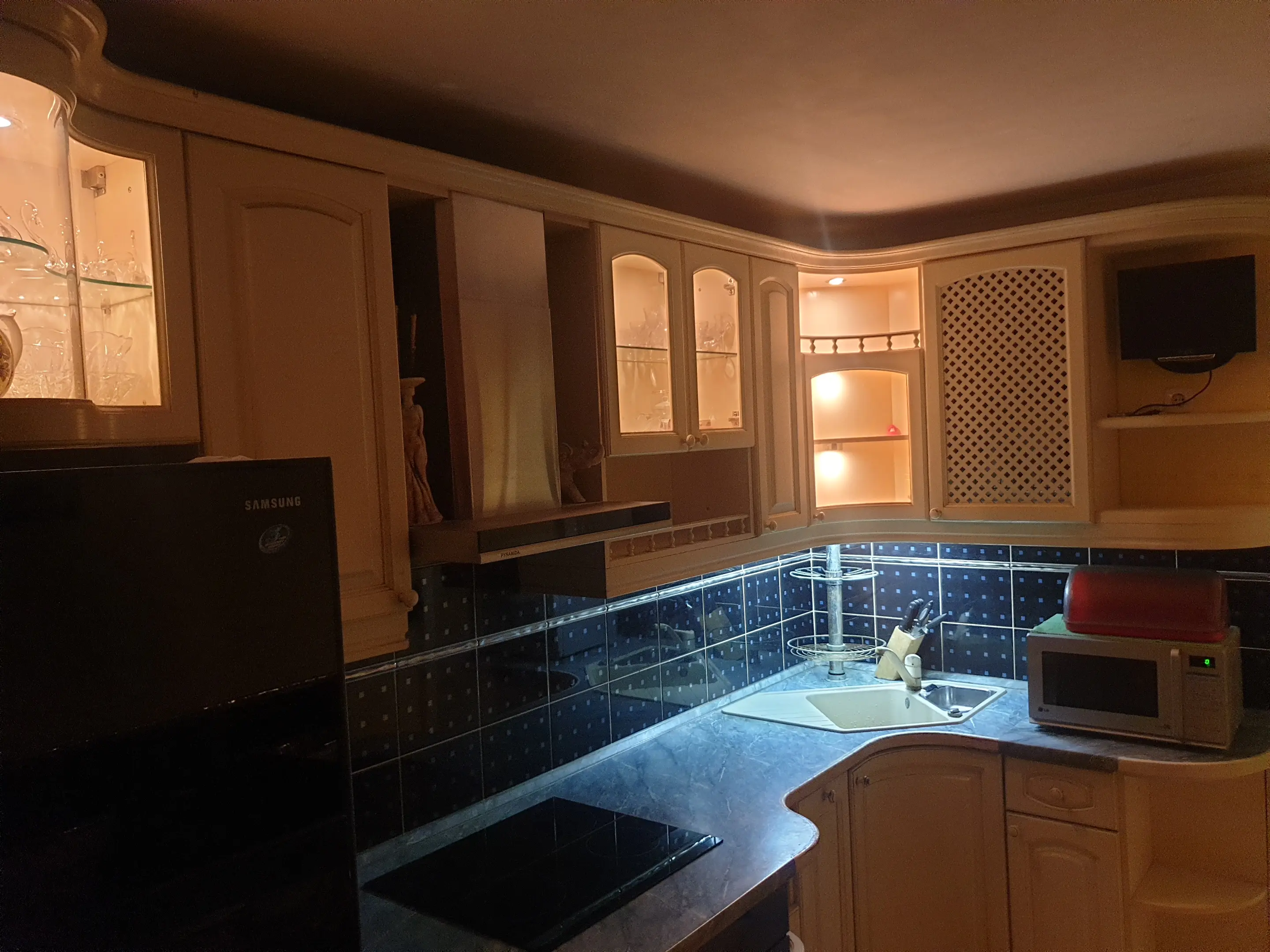 Фото Rent a 3-room apartment, Dniprovska Embarkment 7 Kyiv for long-term rent, price: 24000 UAH, code 3884