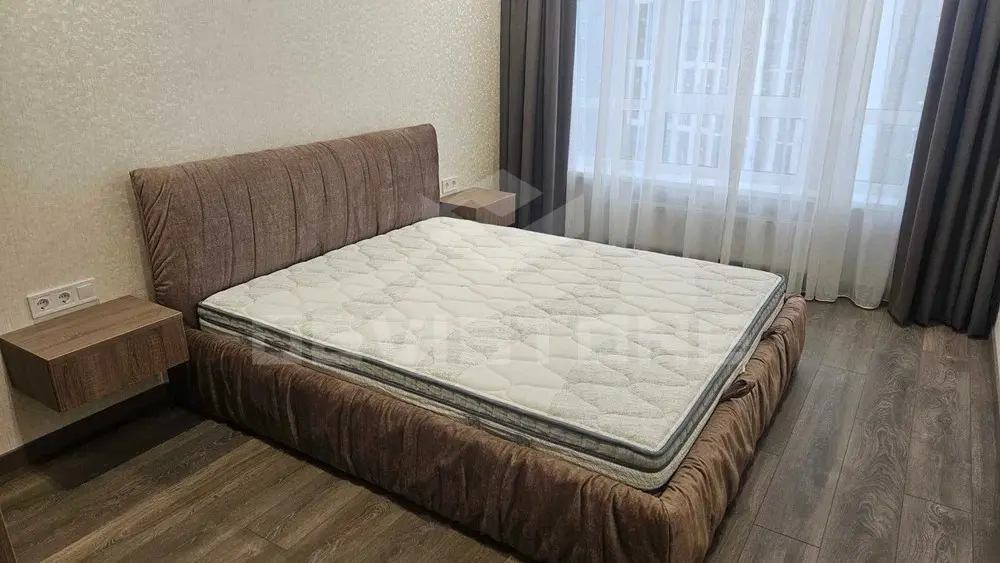 Фото Rent a -room apartment, Viktora Nekrasova Street (Pivnichno-Syretska Street)  Kyiv for long-term rent, price: 25000 UAH, code 3893