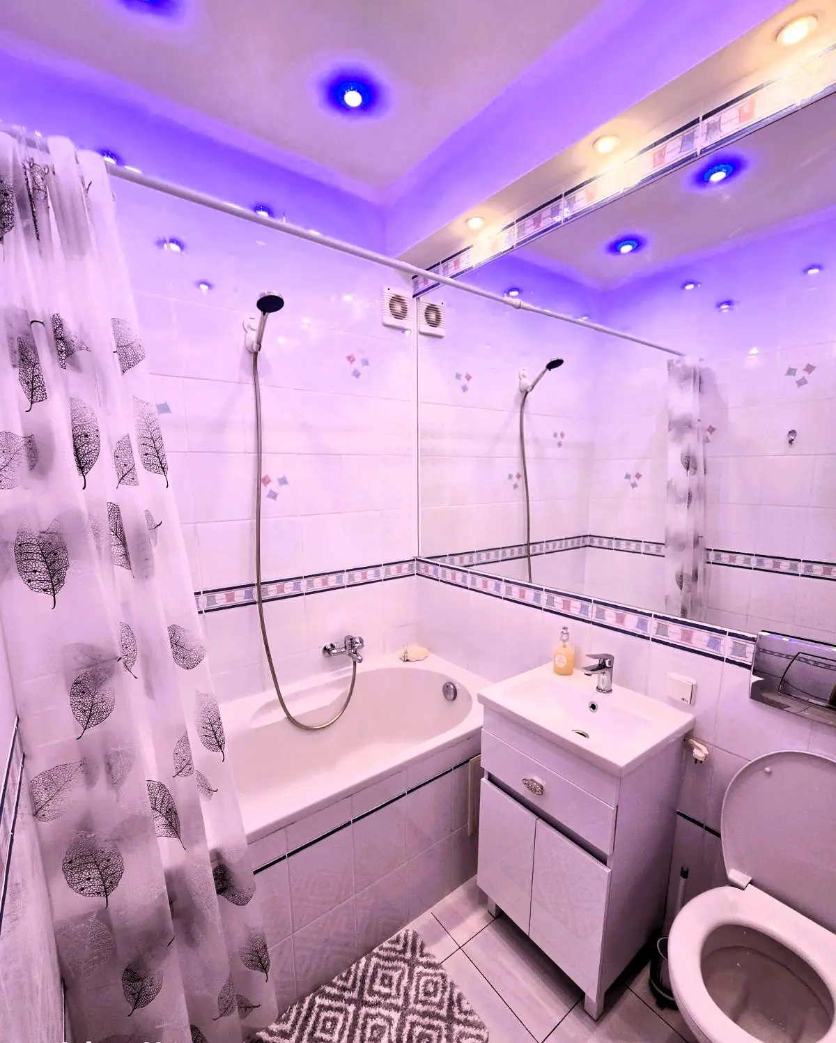 Фото Продаю 1 кімнатну квартиру, 30 кв. м, Набережно-Хрещатицька вул. 35 Київ, ціна: 79900 $, код 3896