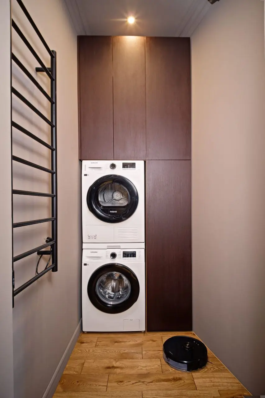 Фото Снять 2-комнатную квартиру, Военный спуск 13 Одесса в долгосрочную аренду, цена: 2700 $, код 3897