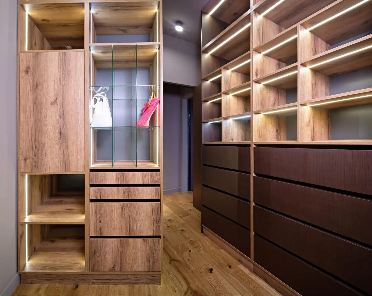 Фото Снять 2-комнатную квартиру, Военный спуск 13 Одесса в долгосрочную аренду, цена: 2700 $, код 3897