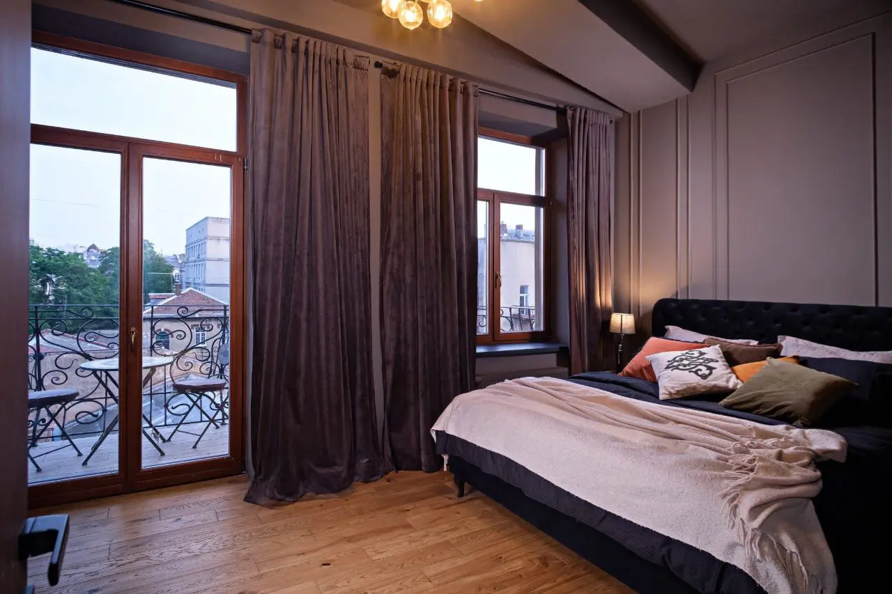 Фото Снять 2-комнатную квартиру, Военный спуск 13 Одесса в долгосрочную аренду, цена: 2700 $, код 3897