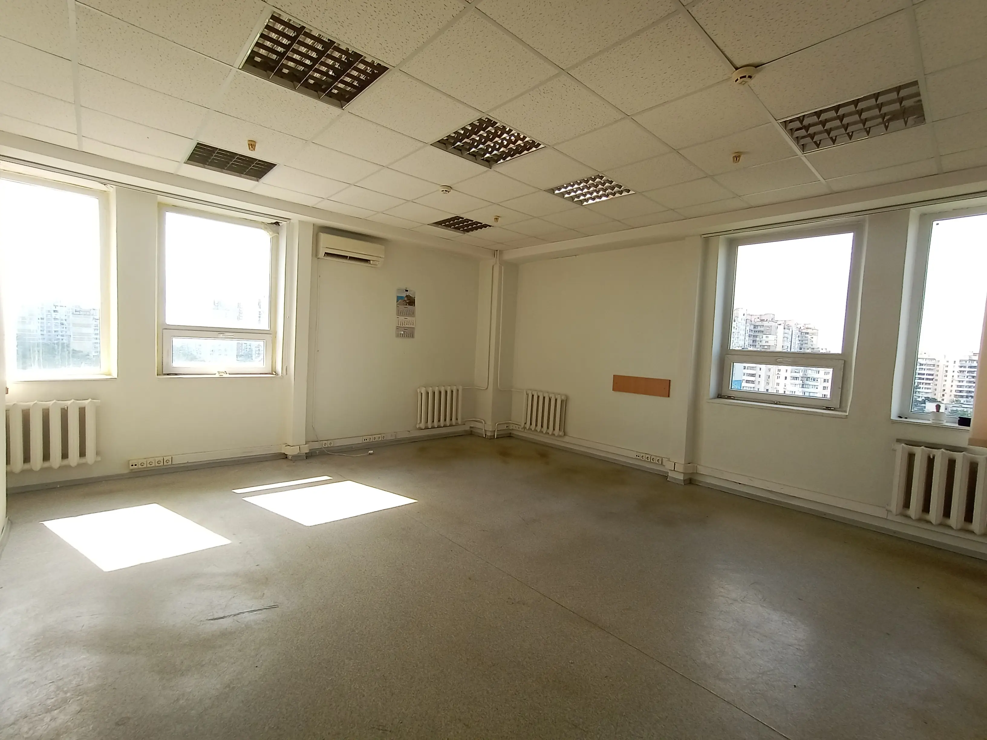 Фото Rent an office, Oresta Vaskula street (Feodory Pushynoi Street)  Kyiv for long-term rent, price: 240 UAH, code 3910