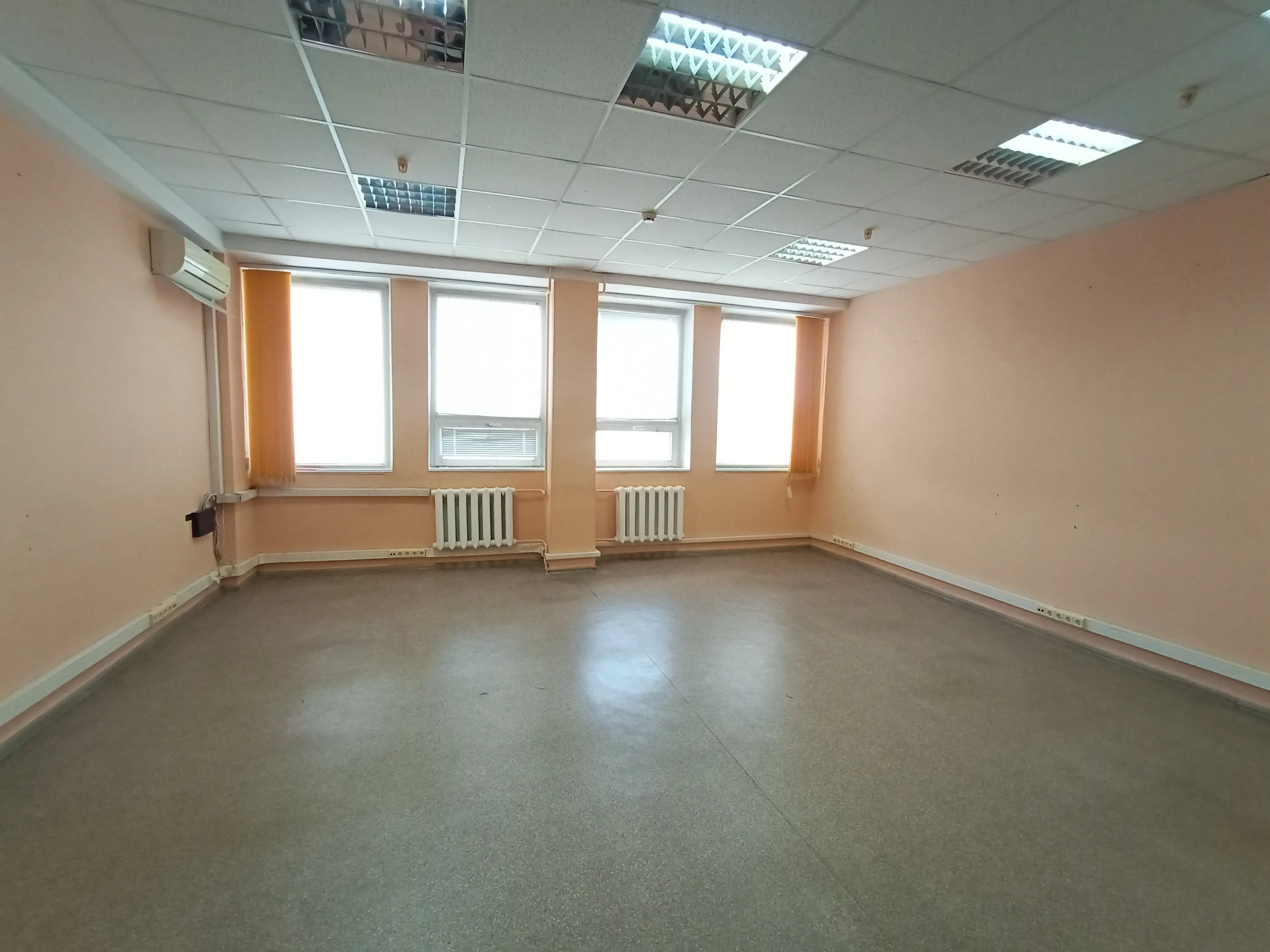 Фото Rent an office, Oresta Vaskula street (Feodory Pushynoi Street)  Kyiv for long-term rent, price: 240 UAH, code 3910