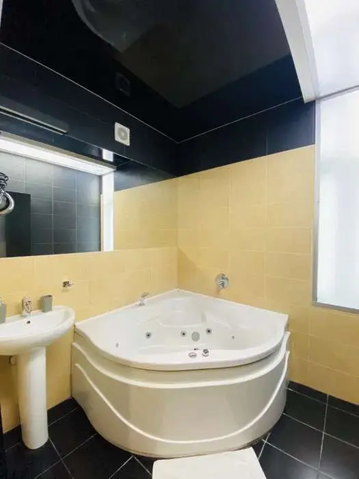 Фото Selling a 3-room apartment, 63 sq.m., Baseina Street 17 Kyiv, price: 167000 UAH, code 3927