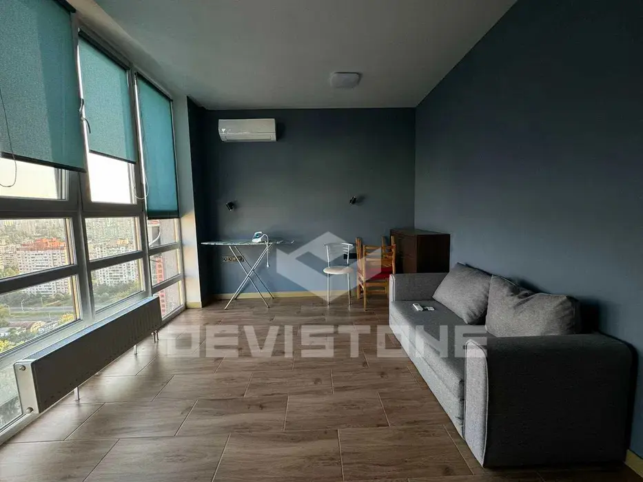 Фото Снять 4-комнатную квартиру, Бережанская ул. 15 Киев в долгосрочную аренду, цена: 1100 $, код 3946