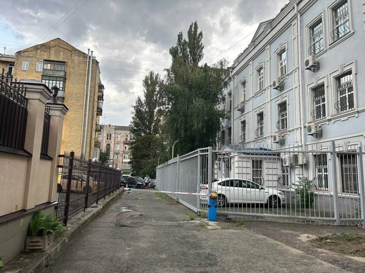 Фото Продаю будинок, 697 кв. м, Саксаганського вул. 111а Київ, ціна: 3000 $, код 3949