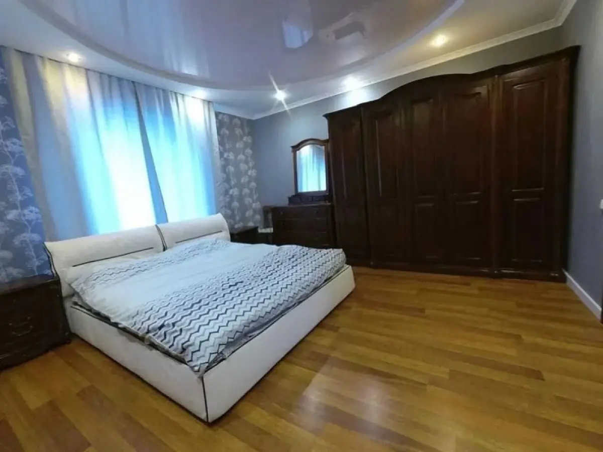 Фото Продаю будинок, 196 кв. м, 60-а Садова вул.  Київ, ціна: 290000 $, код 3952