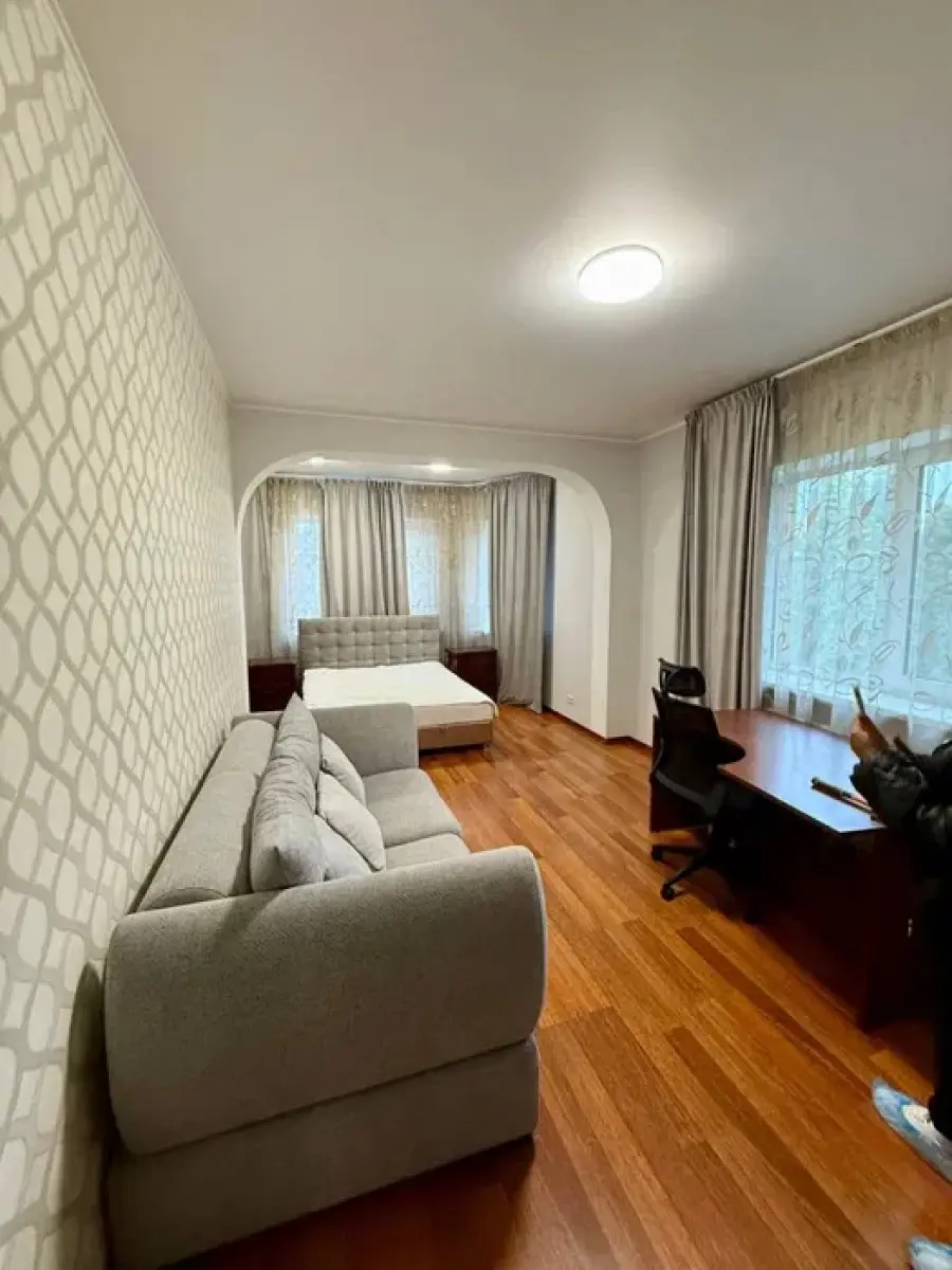 Фото Продаю будинок, 196 кв. м, 60-а Садова вул.  Київ, ціна: 290000 $, код 3952