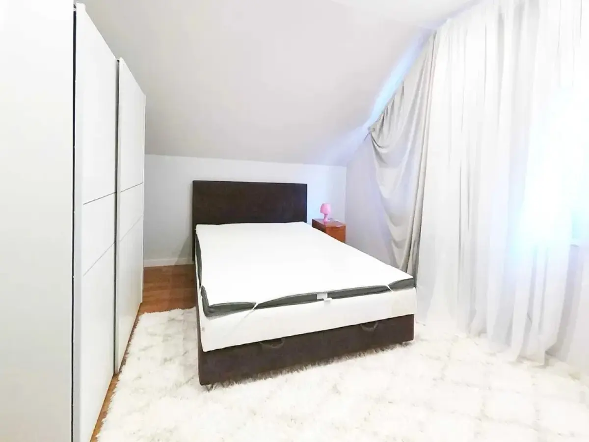 Фото Снять дом, 60-я Садовая ул.  Киев в долгосрочную аренду, цена: 1800 $, код 3953