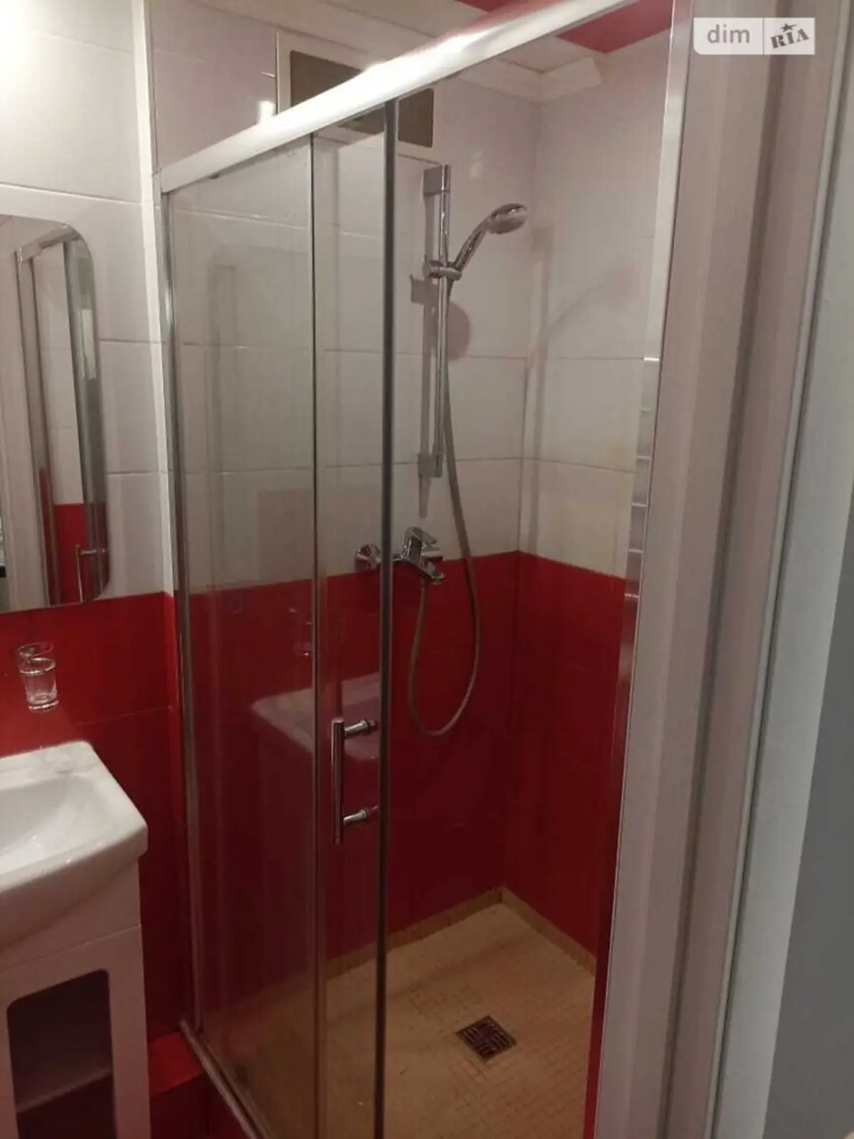 Фото Selling a 1-room apartment, 30 sq.m., Heroyiv polku "Azov" Street (Marshala Malynovskoho Street) 28б Kyiv, price: 50000 $, code 3957