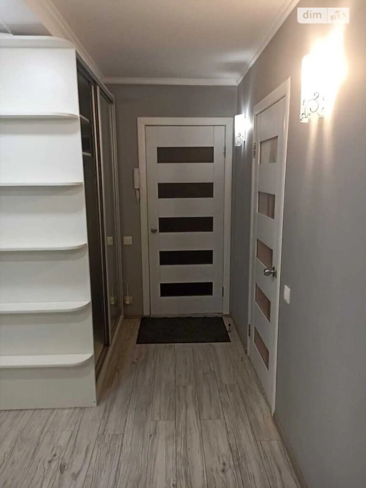 Фото Selling a 1-room apartment, 30 sq.m., Heroyiv polku "Azov" Street (Marshala Malynovskoho Street) 28б Kyiv, price: 50000 $, code 3957