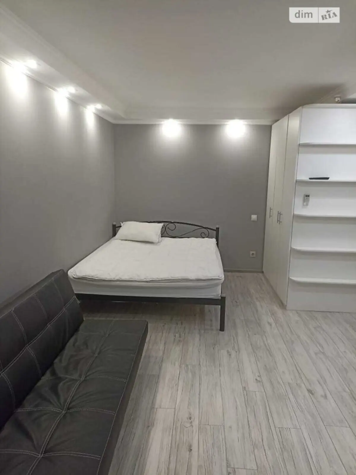 Фото Selling a 1-room apartment, 30 sq.m., Heroyiv polku "Azov" Street (Marshala Malynovskoho Street) 28б Kyiv, price: 50000 $, code 3957