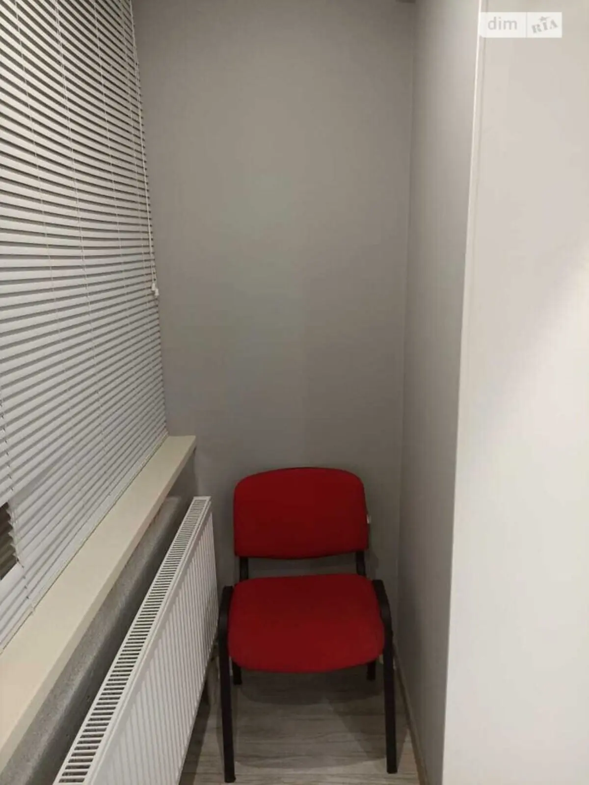 Фото Selling a 1-room apartment, 30 sq.m., Heroyiv polku "Azov" Street (Marshala Malynovskoho Street) 28б Kyiv, price: 50000 $, code 3957