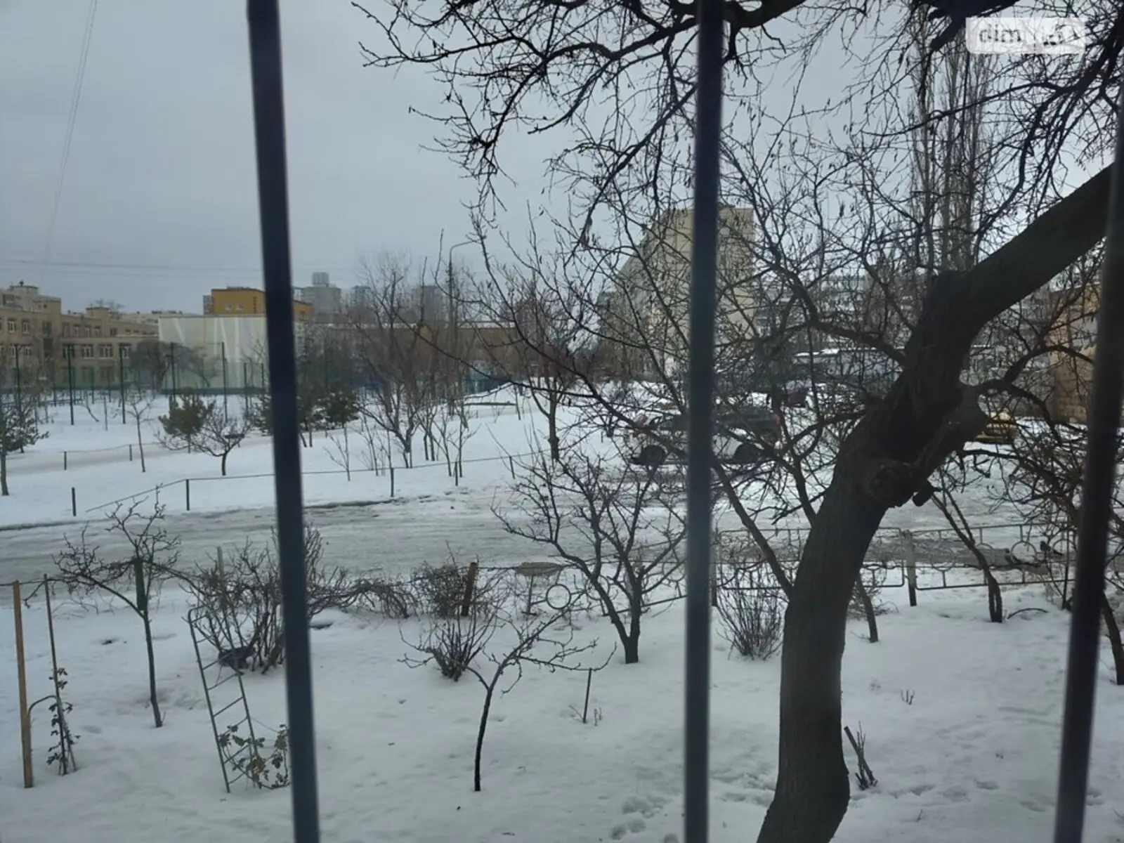 Фото Selling a 1-room apartment, 30 sq.m., Heroyiv polku "Azov" Street (Marshala Malynovskoho Street) 28б Kyiv, price: 50000 $, code 3957