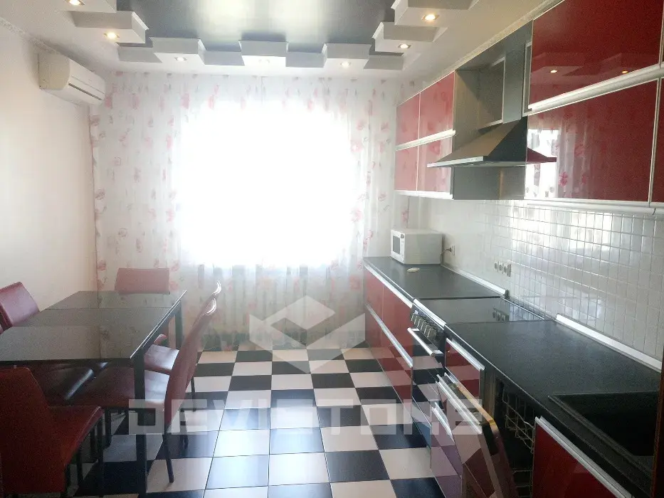 Фото Снять 3-комнатную квартиру, Правды просп. 31а Киев в долгосрочную аренду, цена: 28000 UAH, код 3963