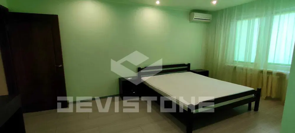 Фото Снять 3-комнатную квартиру, Правды просп. 31а Киев в долгосрочную аренду, цена: 28000 UAH, код 3963