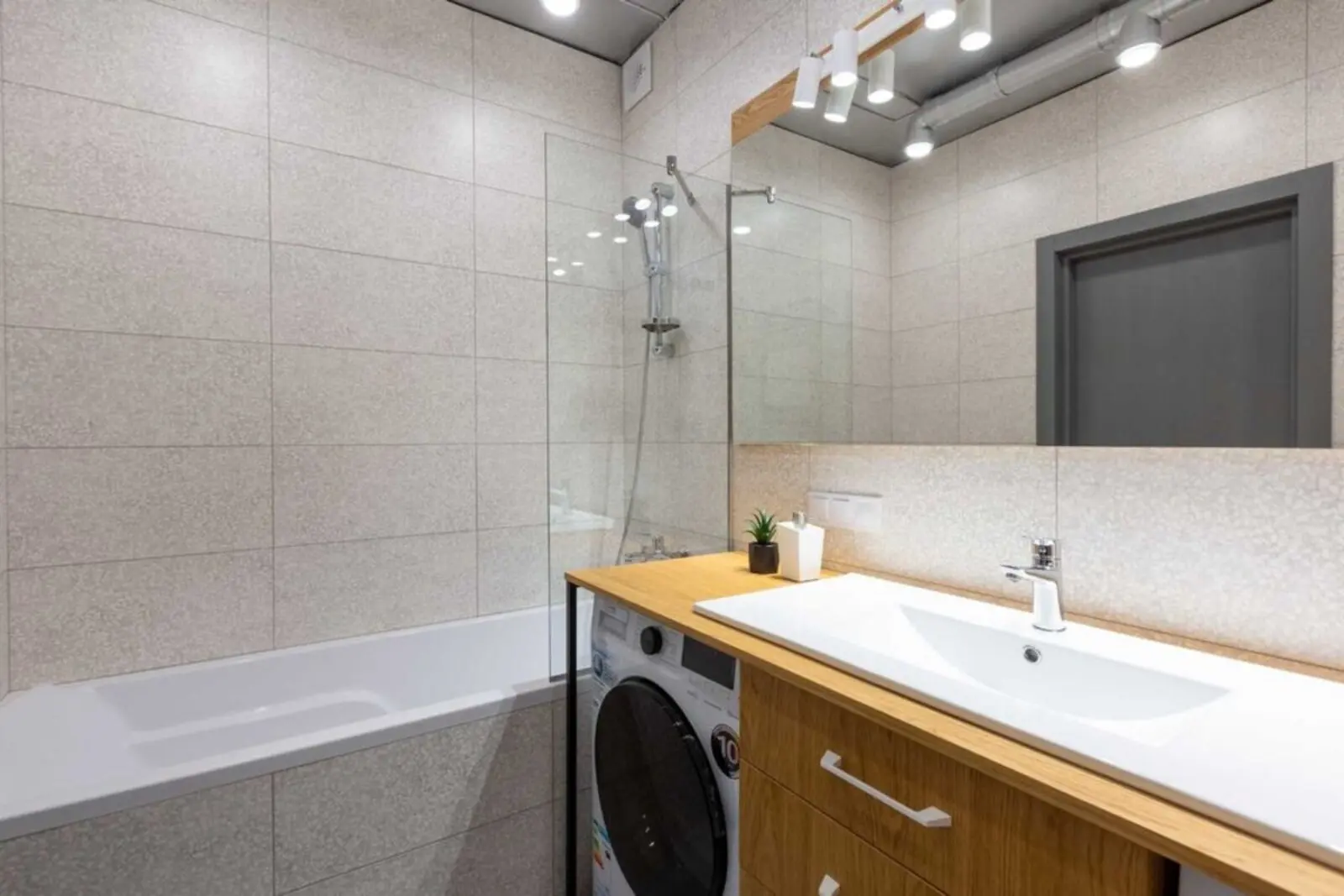 Фото Продаю 1 кімнатну квартиру, 42 кв. м, Кадетський Гай вул.  Київ, ціна: 88000 $, код 3969