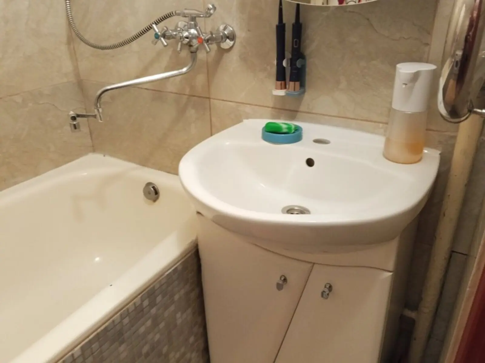 Фото Продаю 3 кімнатну квартиру, 90 кв. м, Полярна вул.  Київ, ціна: 86000 $, код 3972