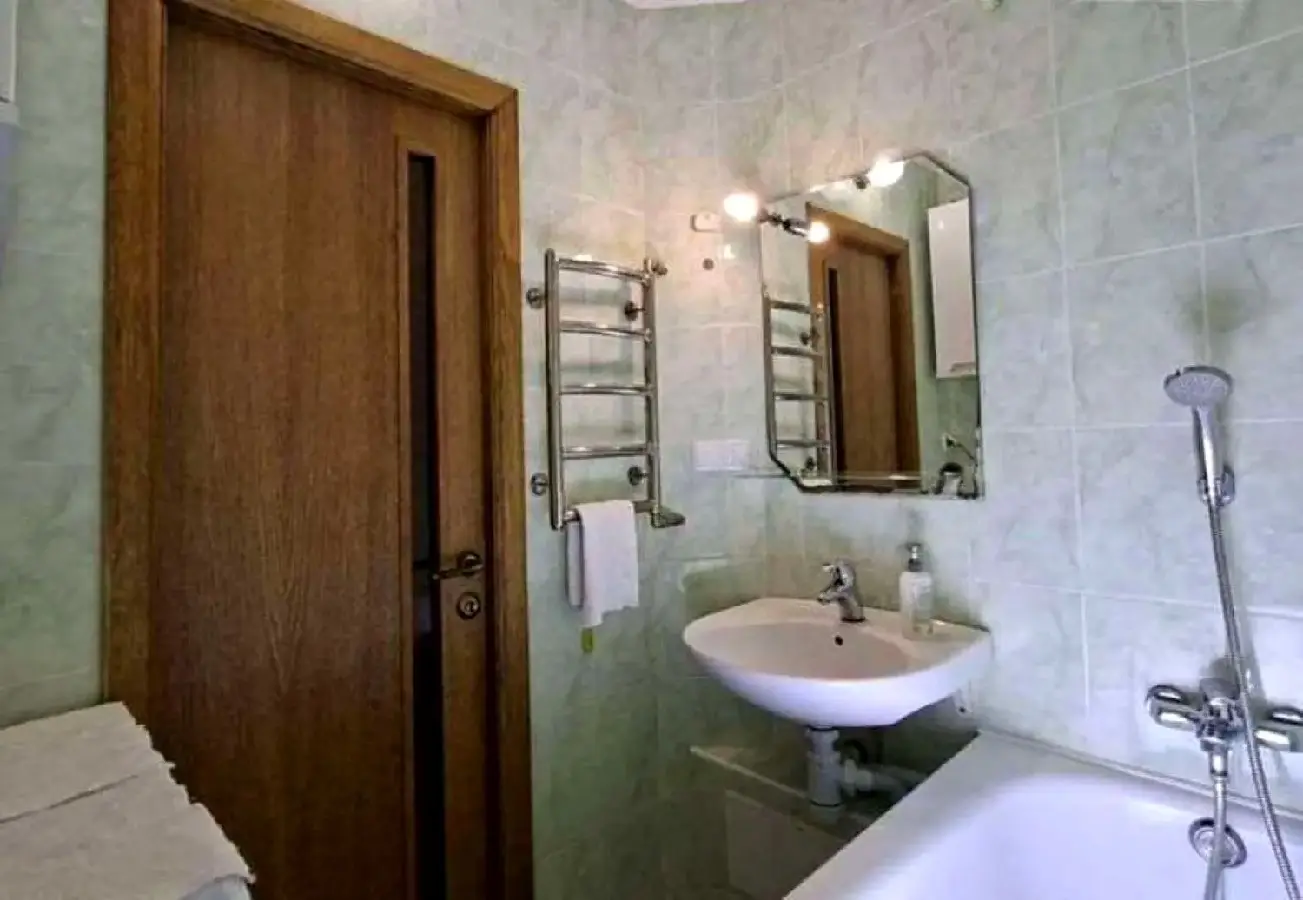 Фото Продаю 1 кімнатну квартиру, 38.9 кв. м, Ялтинська вул. 15 Київ, ціна: 55000 $, код 3973