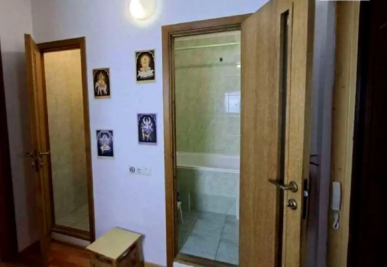 Фото Продаю 1 кімнатну квартиру, 38.9 кв. м, Ялтинська вул. 15 Київ, ціна: 55000 $, код 3973